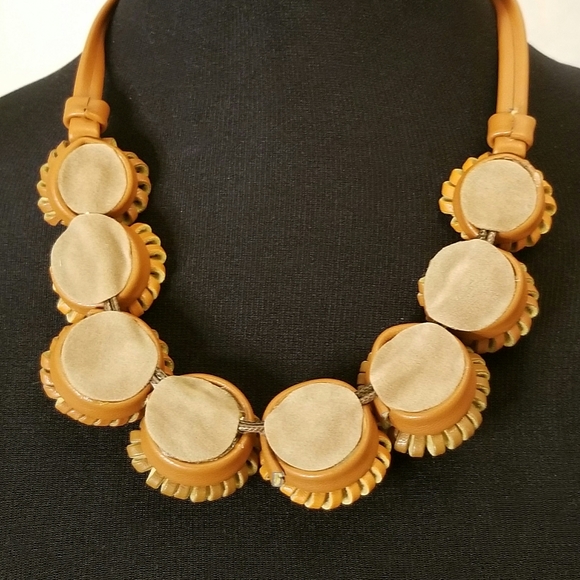 Romance Faux Leather Fringe Flower Short Statement Necklace 18 Inches In Length - Picture 5 of 7